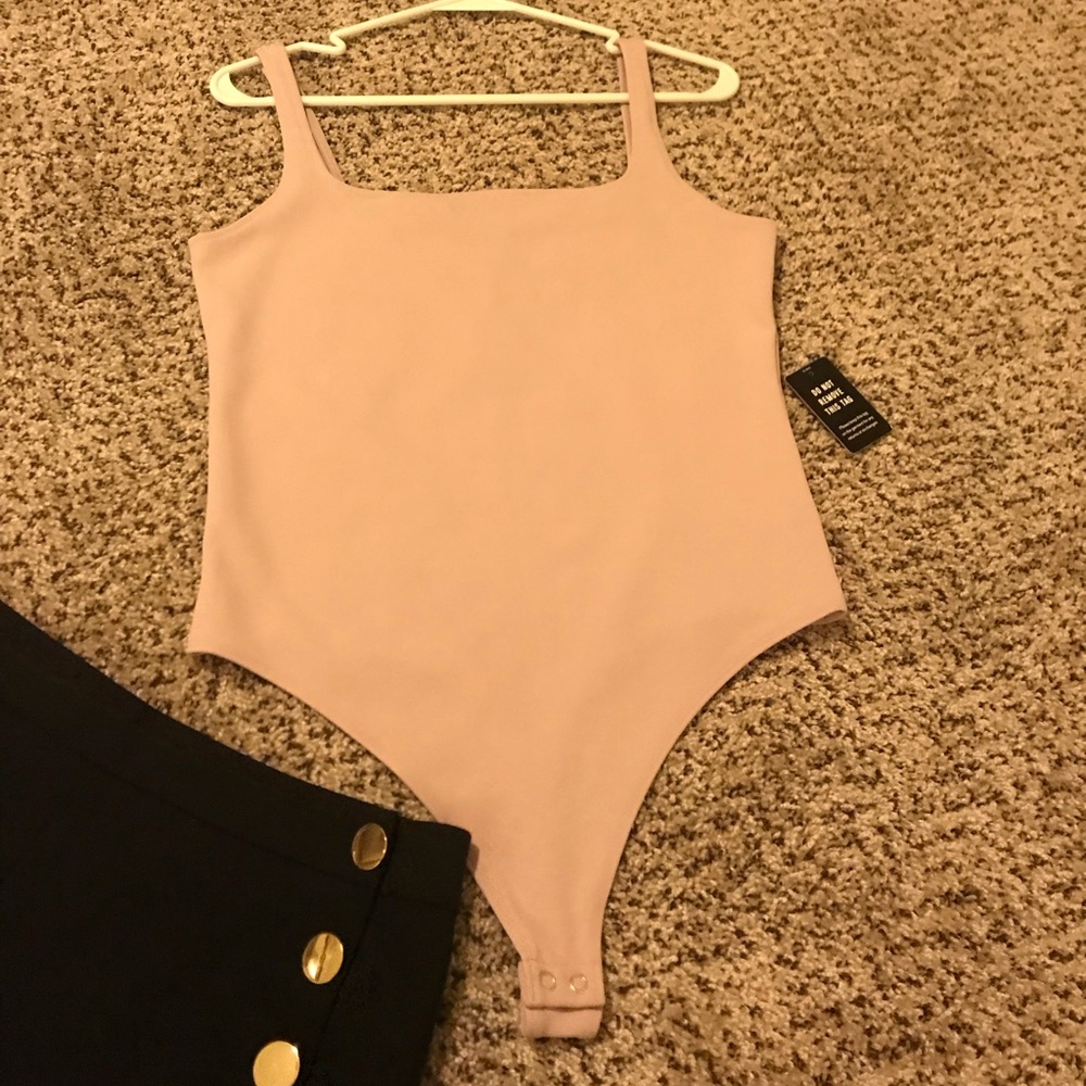 •EXPRESS • BodySuit - Picture 2 of 3